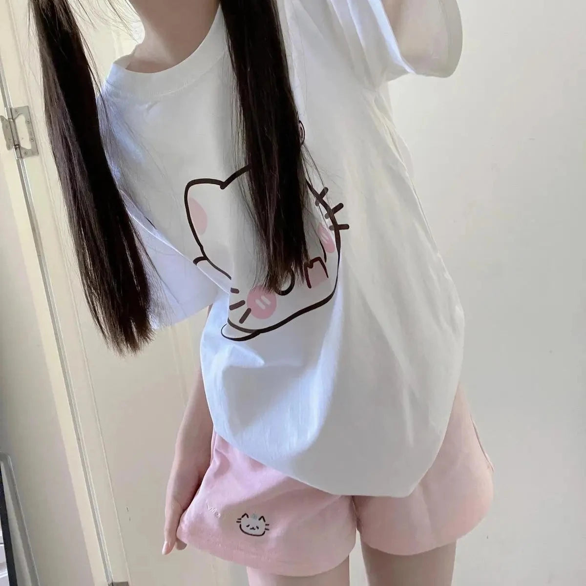Cute Cartoon Cat Printed White T-shirt Women 2025 Summer O-neck Short Sleeve Casual Loose Y2k Tops Japanese Kawaii Tees